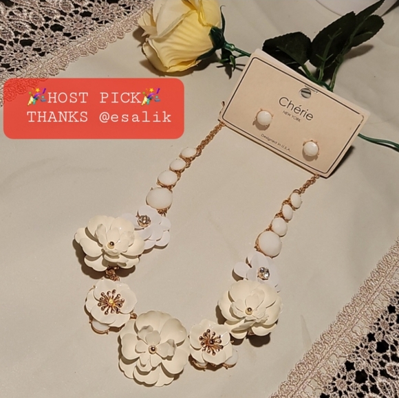 Cherie Jewelry - 🎉HOST PICK🎉 NEW SET OF FLOWER NECKLACE +EARRINGS